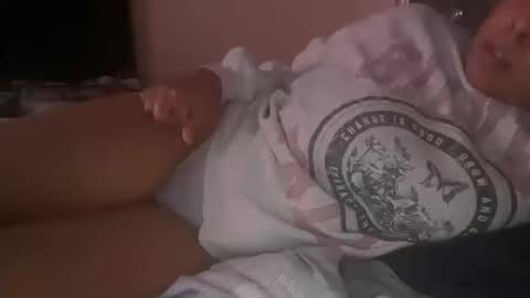 onlyinurdreams00 online show from October 18, 3:00 am