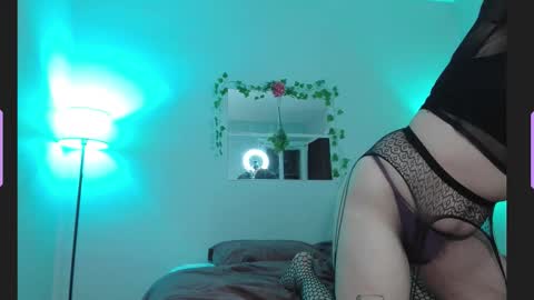 Snapshot of onyx_black666 chatting on October 18, 6:28 am onyx_black666 online show from October 18, 6:28 am