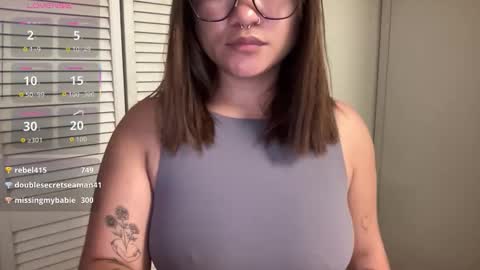 Miss Girly online show from November 11, 9:00 am