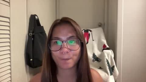 Miss Girly online show from November 15, 11:01 am