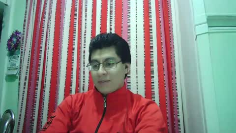 oomaurooo online show from December 15, 5:45 am