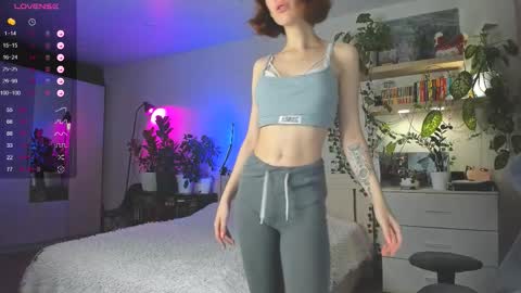 Snapshot of oooooo_li chatting on October 20, 4:23 pm Olivia. online show from October 20, 4:23 pm