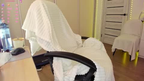 Ophelia online show from March 6, 9:52 am