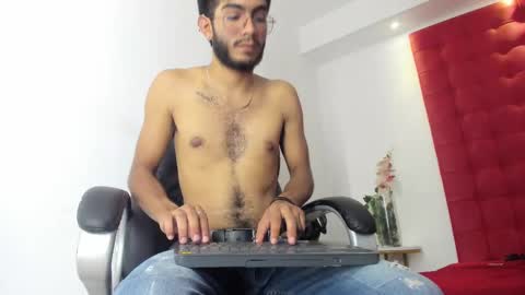 Snapshot of orion_perla chatting on February 13, 6:41 am orion y perla online show from February 13, 6:41 am