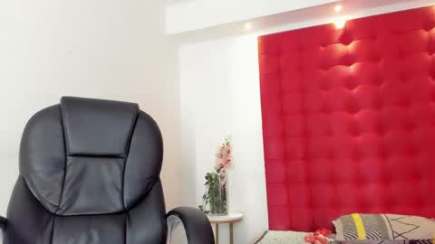 Snapshot of orion_perla chatting on February 15, 3:09 am orion y perla online show from February 15, 3:09 am