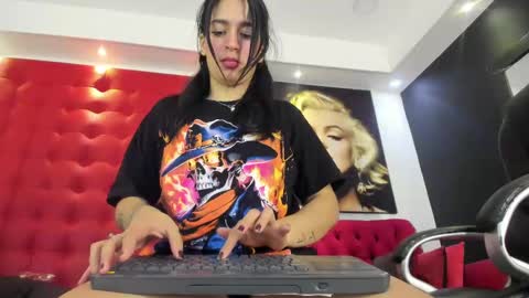 Snapshot of orion_perla chatting on February 18, 10:16 am orion y perla online show from February 18, 10:16 am