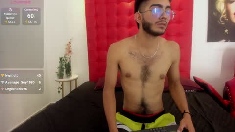 Snapshot of orion_perla chatting on January 25, 7:17 am orion y perla online show from January 25, 7:17 am