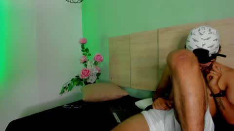 Snapshot of orion_perla chatting on January 16, 7:07 am orion y perla online show from January 16, 7:07 am