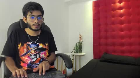 Snapshot of orion_perla chatting on February 18, 4:04 am orion y perla online show from February 18, 4:04 am
