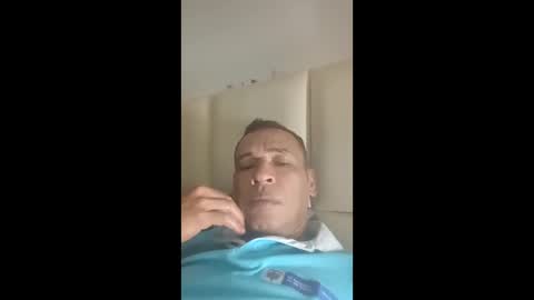 orlqndo_1979 online show from April 2, 3:03 am