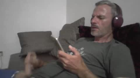 orwel09 online show from April 18, 7:07 pm