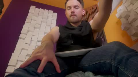 Oscar Steel Savage online show from February 26, 10:15 pm