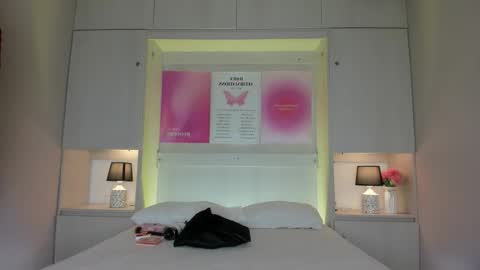 oshun_444 online show from March 19, 12:21 pm