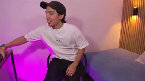 Otto Andrew online show from March 25, 3:35 am