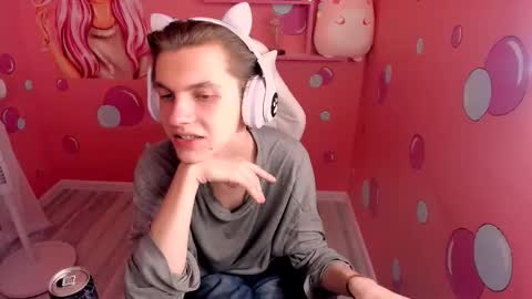 Snapshot of otto_williams chatting on October 3, 8:39 pm Otto online show from October 3, 8:39 pm