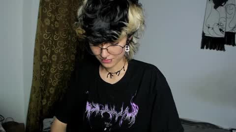 Snapshot of ottoyan_ chatting on December 3, 12:19 am Otto 3 online show from December 3, 12:19 am