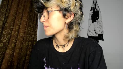 Snapshot of ottoyan_ chatting on December 3, 9:39 pm Otto 3 online show from December 3, 9:39 pm