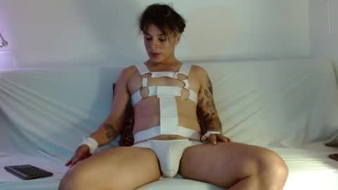 Snapshot of oxxy_jean chatting on February 7, 11:13 pm Jeannifer online show from February 7, 11:13 pm