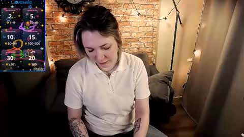 Snapshot of ozalin_green chatting on February 23, 8:17 am ozalin_green online show from February 23, 8:17 am