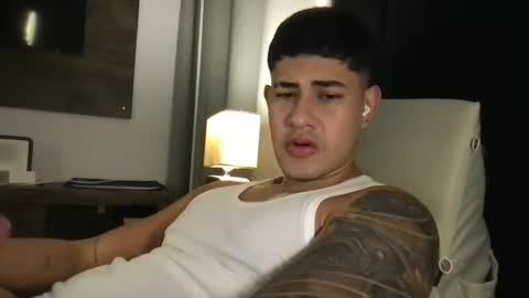 Javi    online show from January 16, 4:49 am