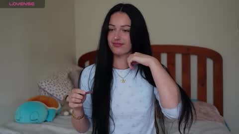 Snapshot of pakeha_princess chatting on October 12, 9:05 pm Holly  online show from October 12, 9:05 pm
