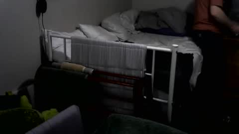 pale_dad_bod online show from April 5, 2:52 am