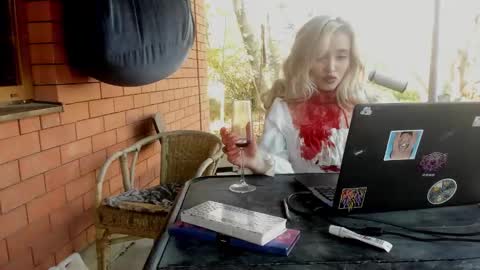 palmer_haze online show from October 31, 11:43 am