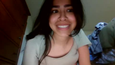 Snapshot of pancakepeachez chatting on March 12, 12:20 am PancakePeachez online show from March 12, 12:20 am