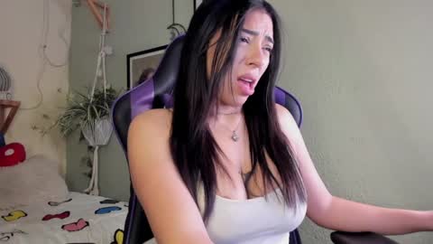 Ana Laura online show from April 25, 11:34 am