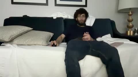 PantsLessTraveler online show from October 28, 8:48 am