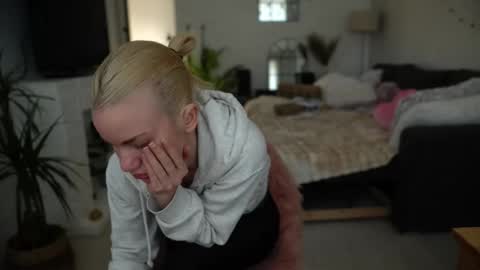 Kristina Kriss online show from March 11, 1:47 pm