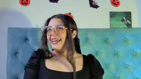 Paola Lyon online show from October 8, 6:47 pm