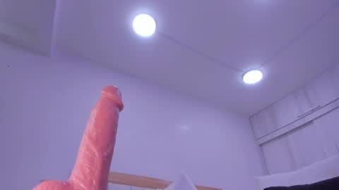 Snapshot of paolaa_rodriguez chatting on February 12, 1:30 am Paola online show from February 12, 1:30 am