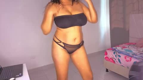 paolalvhl68 online show from March 28, 3:13 pm