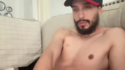 papicubano_guapo23cm online show from February 17, 6:40 pm