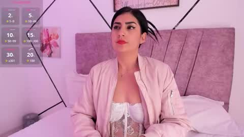 paris_evans_01 online show from September 12, 7:16 pm