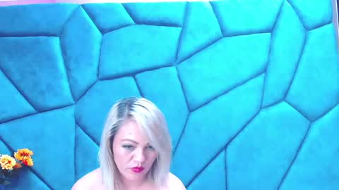 Snapshot of paris_squirtt chatting on January 6, 11:31 pm paris_squirtt online show from January 6, 11:31 pm