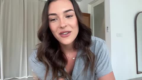 Snapshot of parisbabyxox chatting on October 21, 1:33 am ParisBabyxox online show from October 21, 1:33 am