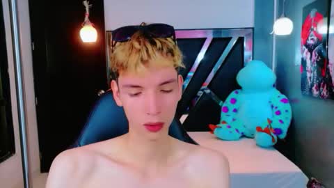 park_jimin1 online show from December 19, 12:55 pm