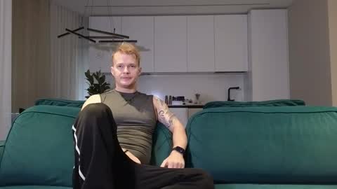 Snapshot of pashka_x chatting on September 20, 8:06 am Pashka online show from September 20, 8:06 am