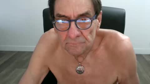 Snapshot of pastelito76 chatting on October 15, 10:10 pm Bob online show from October 15, 10:10 pm