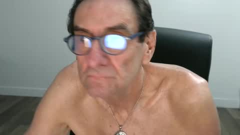 Snapshot of pastelito76 chatting on October 5, 1:51 pm Bob online show from October 5, 1:51 pm