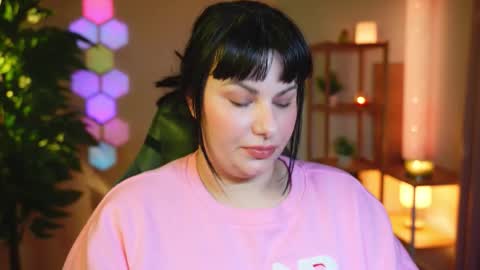 Patricia online show from March 25, 9:32 pm