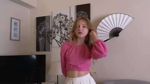 Snapshot of patricia_perry chatting on September 13, 11:01 am Vicki online show from September 13, 11:01 am