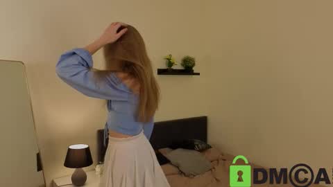 Vicki online show from October 23, 10:39 am