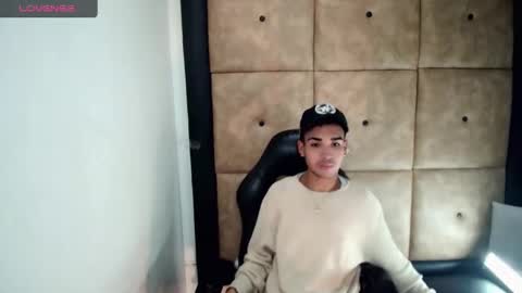 Snapshot of patrickxx_1 chatting on October 1, 2:32 am PatrickXX 1 online show from October 1, 2:32 am