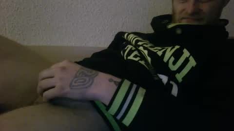 patteman27 online show from March 31, 2:45 am