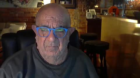 Snapshot of patvac chatting on October 12, 1:26 pm patvac online show from October 12, 1:26 pm