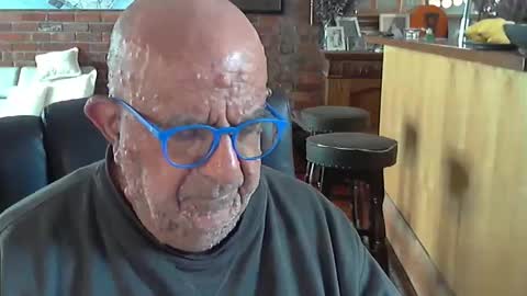 Snapshot of patvac chatting on October 17, 12:58 am patvac online show from October 17, 12:58 am