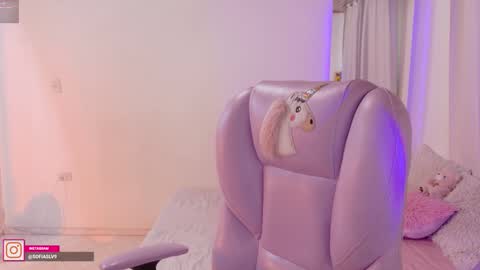 Snapshot of pau_cute chatting on October 16, 9:35 pm Sofa online show from October 16, 9:35 pm